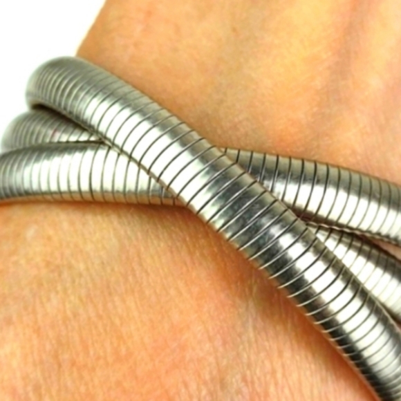 ♥️Bundle Only♥️ Vintage Marshal Metal Silver Tone 3 Strand Stretch Boho Bracelet - Picture 1 of 13